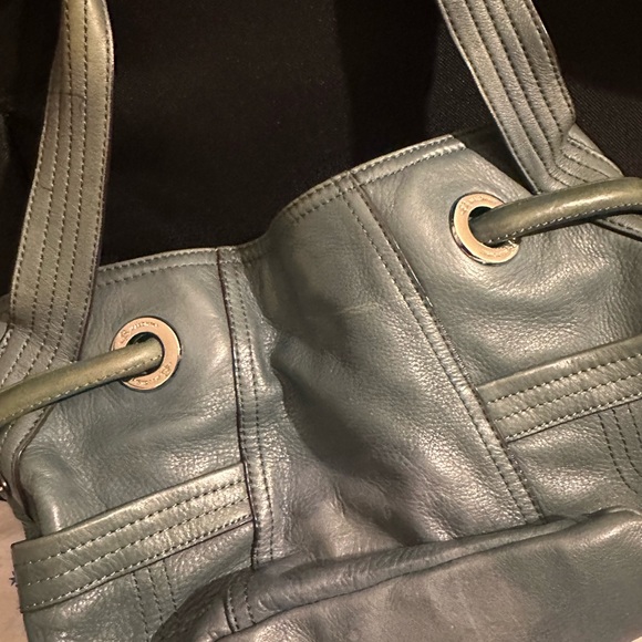 B. Makowsky Green Leather bag with Leopard Print Interior - Picture 8 of 9